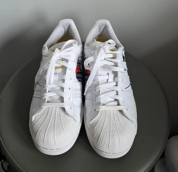 Adidas x Disney Mickey Mouse Superstar Sneakers Unisex 7M | 8.5W - Picture 7 of 13